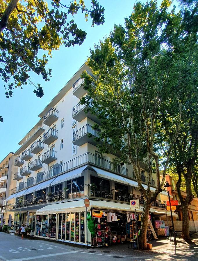 Lively Hotel Bellaria-Igea Marina Extérieur photo